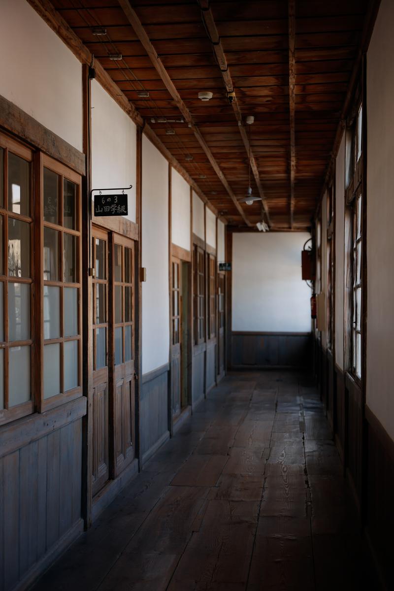 アイレベル 140 cm ぐらい?。<br/>出典:https://www.pakutaso.com/20230623159post-47375.html<br/>著作者:タケル